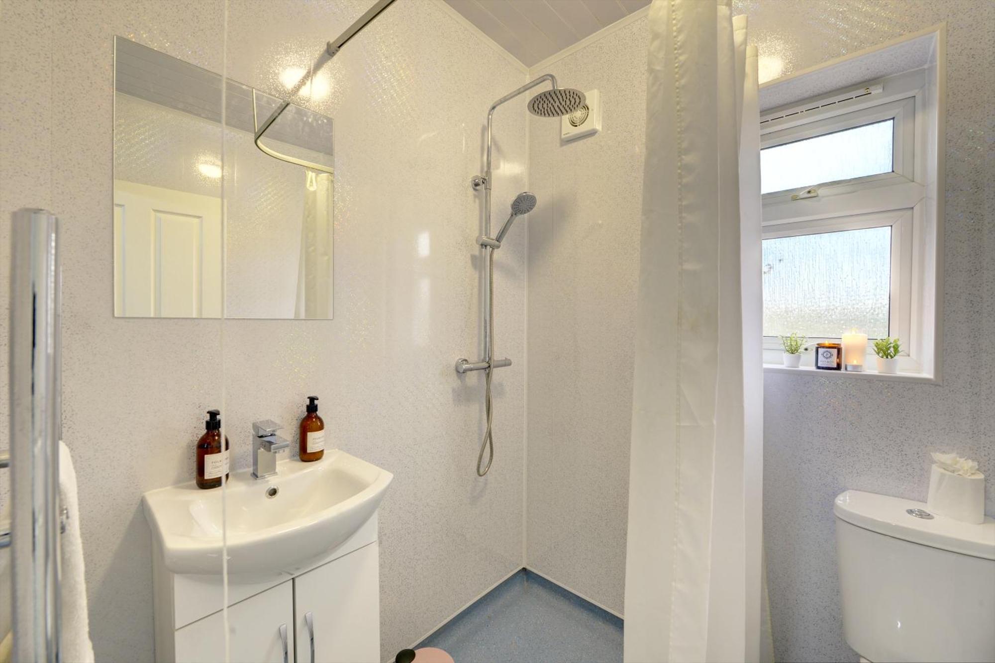 Stunning And Lovely 3 Bed House - Catch 22 Ковентри Экстерьер фото