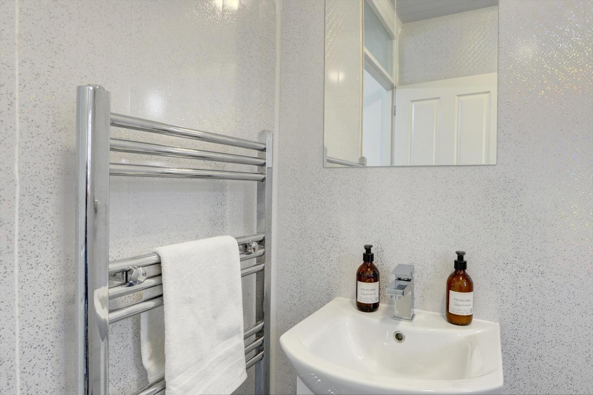 Stunning And Lovely 3 Bed House - Catch 22 Ковентри Экстерьер фото