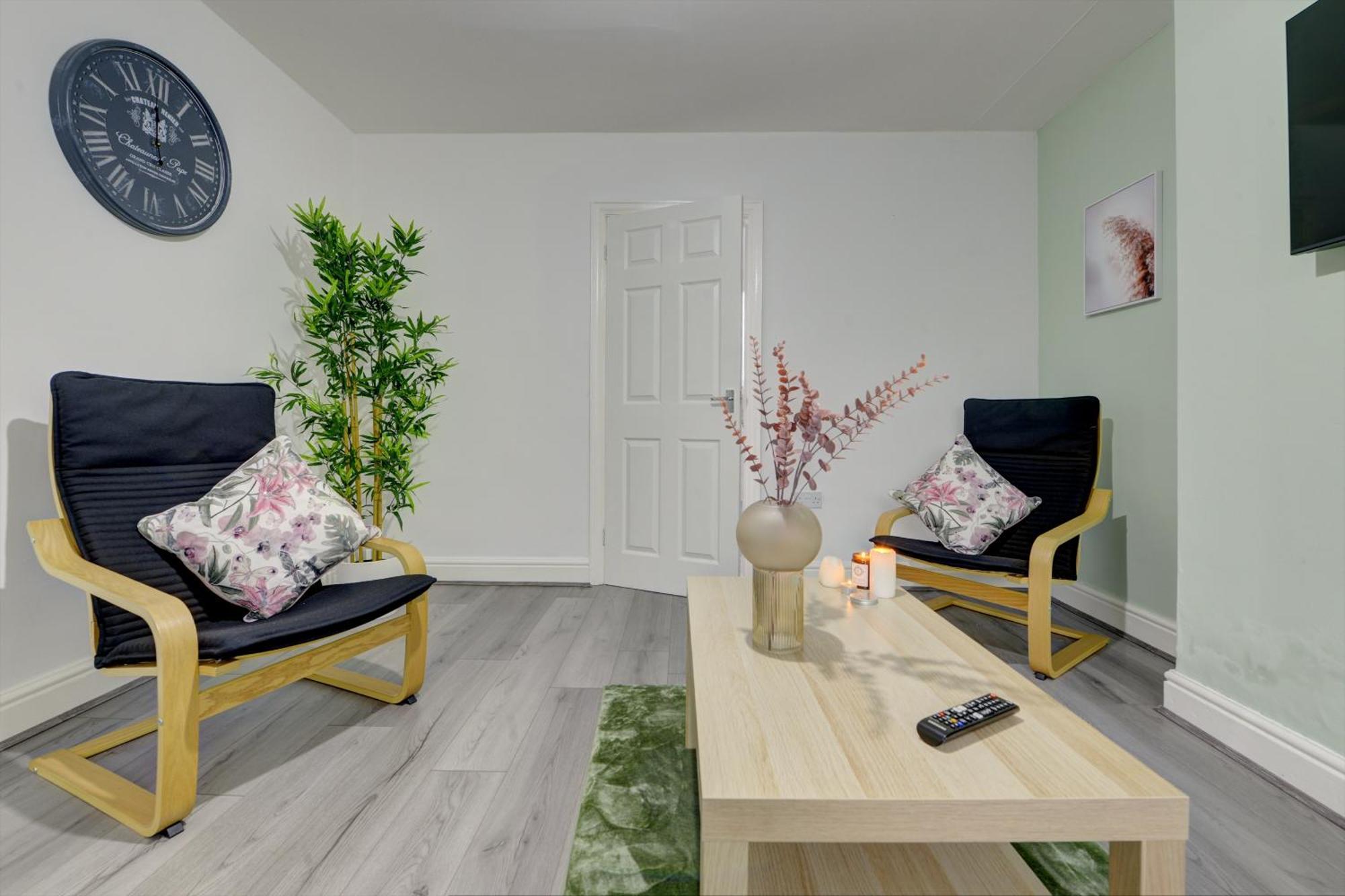 Stunning And Lovely 3 Bed House - Catch 22 Ковентри Экстерьер фото